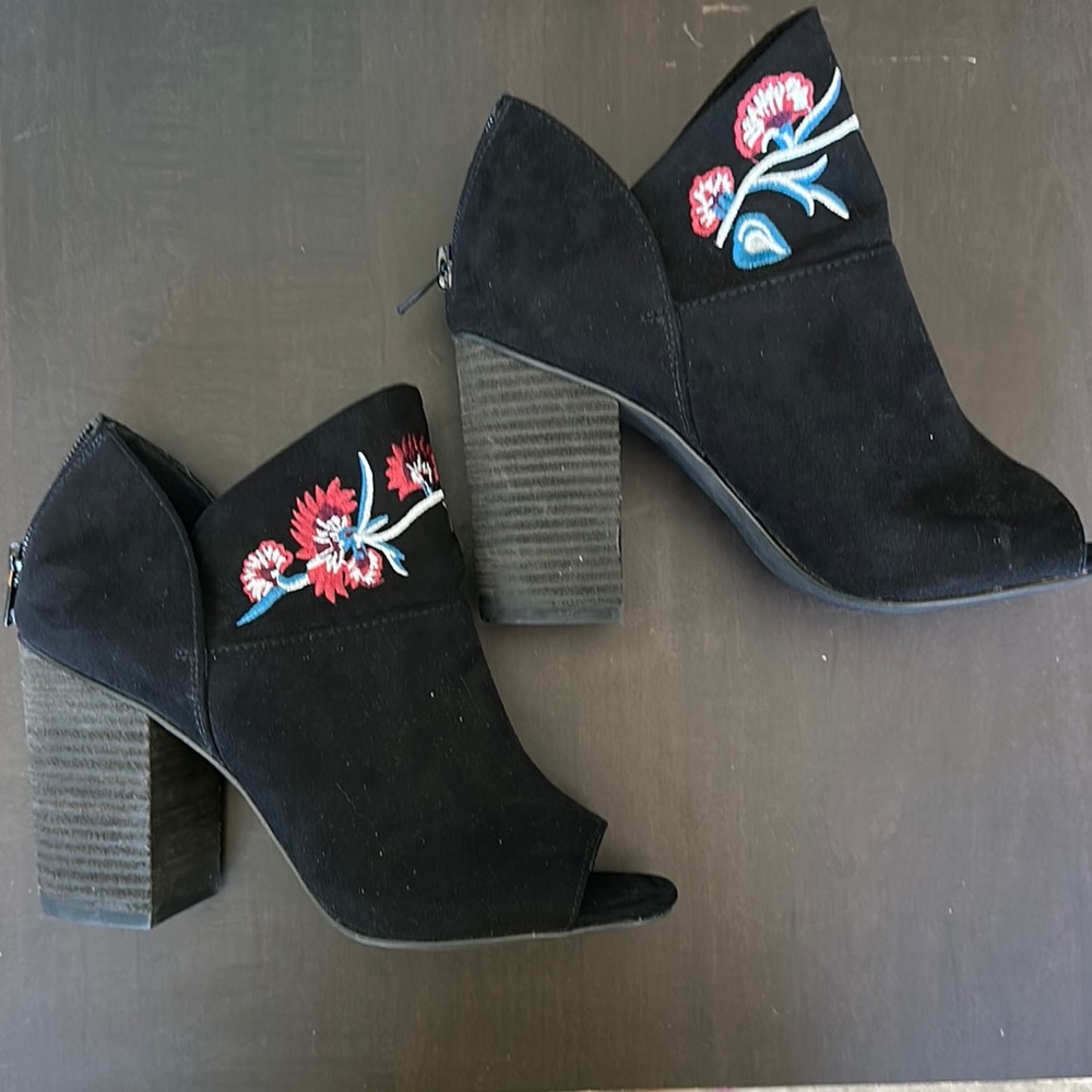 Carlos by Carlos Santana Black Suede Ankle Booties with Floral Embroidery